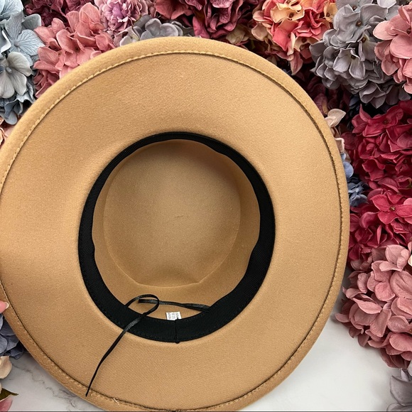 Wide Brim Camel Felt Fedora with Gold Chain - Picture 5 of 8